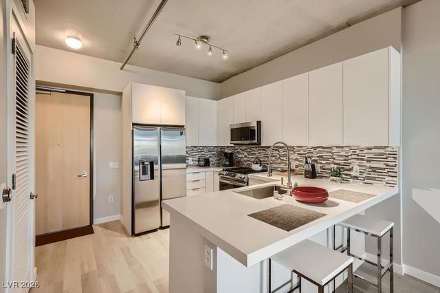 353 East Bonneville Avenue 805, Las Vegas, NV 89101