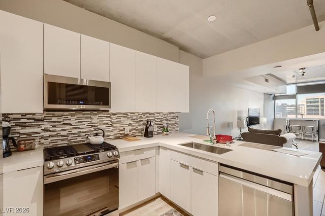 353 East Bonneville Avenue 805, Las Vegas, NV 89101