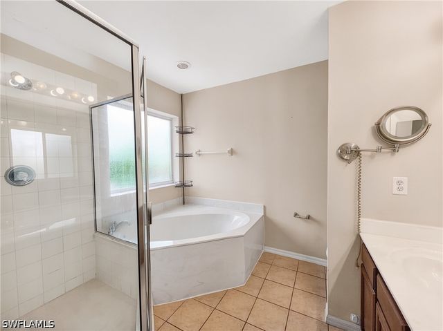 9706 Roundstone CIR, Fort Myers, FL 33967