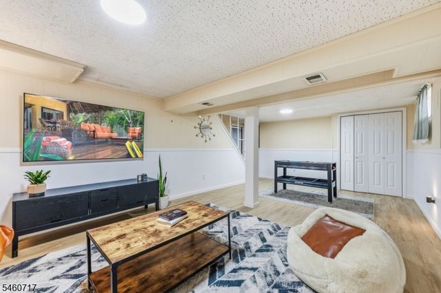 454 Lasalle Ave, Hasbrouck Heights Boro, NJ 07604