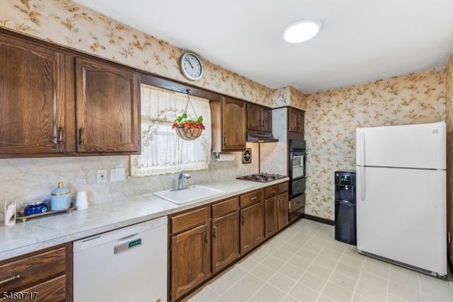 454 Lasalle Ave, Hasbrouck Heights Boro, NJ 07604