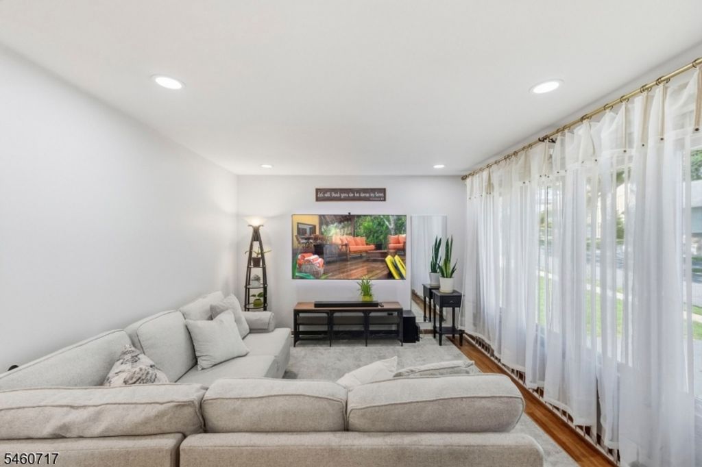 454 Lasalle Ave, Hasbrouck Heights Boro, NJ 07604 — photo 5