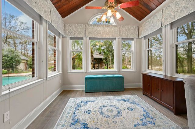 6895 Hunters Way Dr, Denham Springs, LA 70726