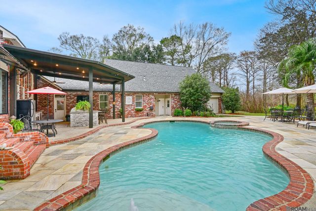 6895 Hunters Way Dr, Denham Springs, LA 70726