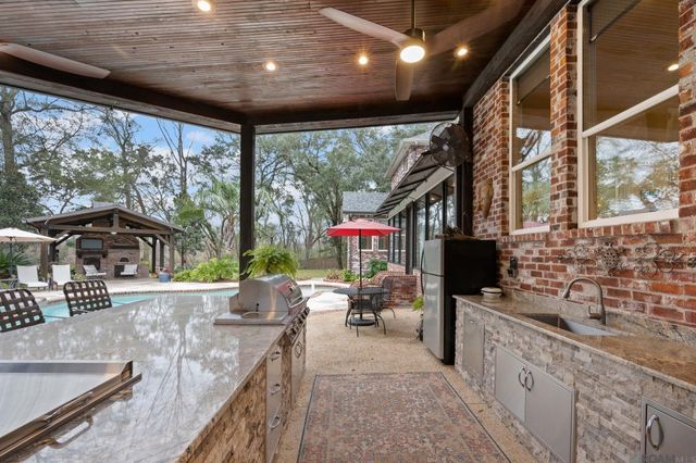 6895 Hunters Way Dr, Denham Springs, LA 70726