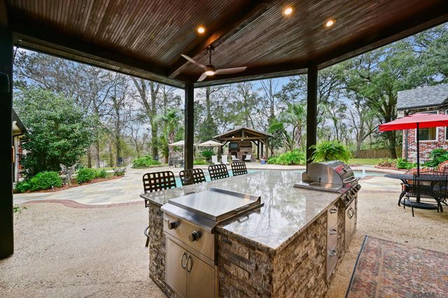 6895 Hunters Way Dr, Denham Springs, LA 70726