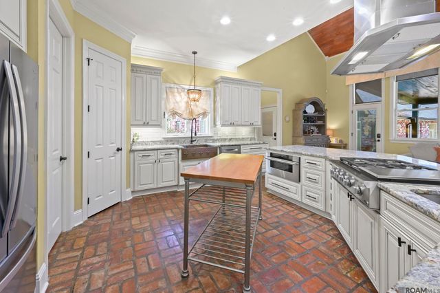 6895 Hunters Way Dr, Denham Springs, LA 70726