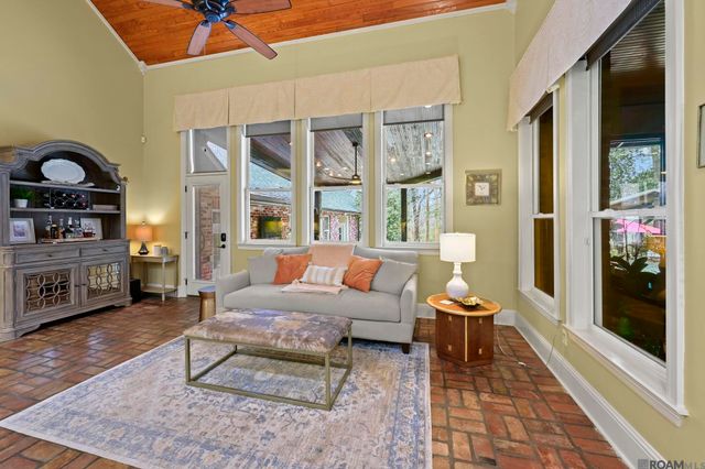 6895 Hunters Way Dr, Denham Springs, LA 70726