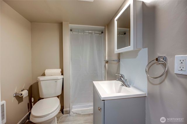 211 W Harvard Avenue, Shelton, WA 98584