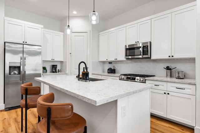2710 Noble Street, Houston, TX 77026