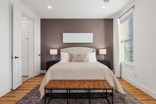 2710 Noble Street, Houston, TX 77026