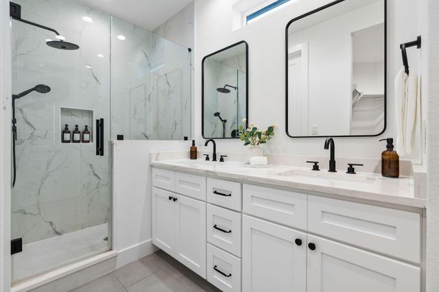 2710 Noble Street, Houston, TX 77026