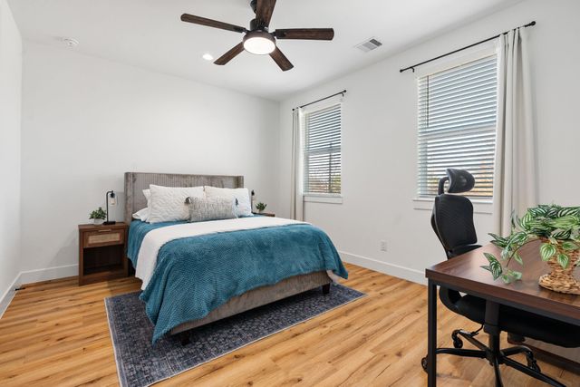 2710 Noble Street, Houston, TX 77026