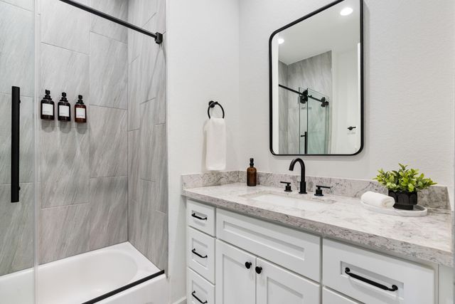 2710 Noble Street, Houston, TX 77026