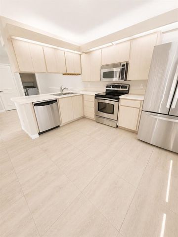 3115 Kingston Court, West Palm Beach, FL 33409
