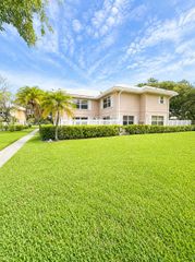 3115 Kingston Court, West Palm Beach, FL 33409