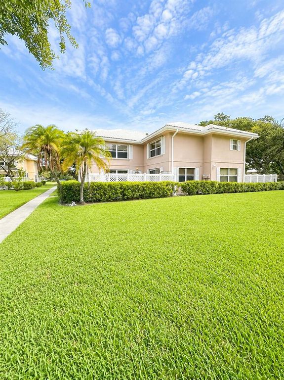 3115 Kingston Court, West Palm Beach, FL 33409