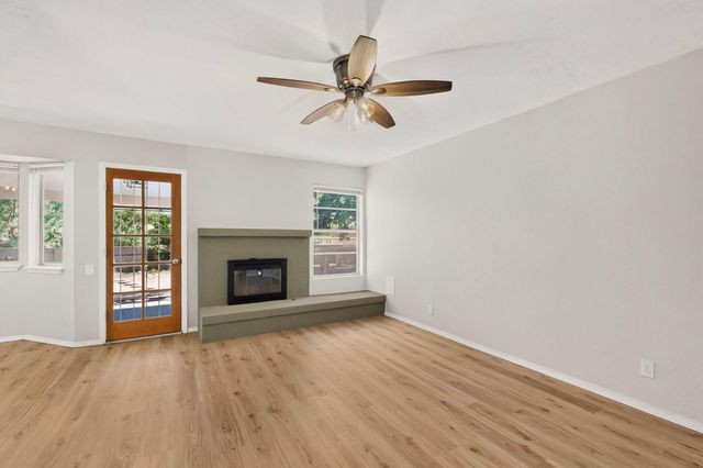 6424 Louise Place NE, Albuquerque, NM 87109