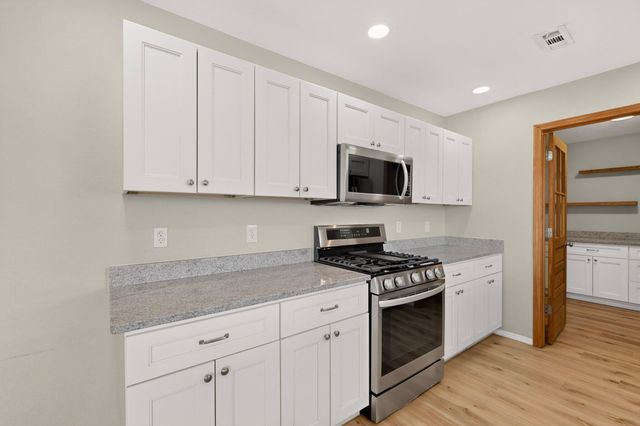 6424 Louise Place NE, Albuquerque, NM 87109