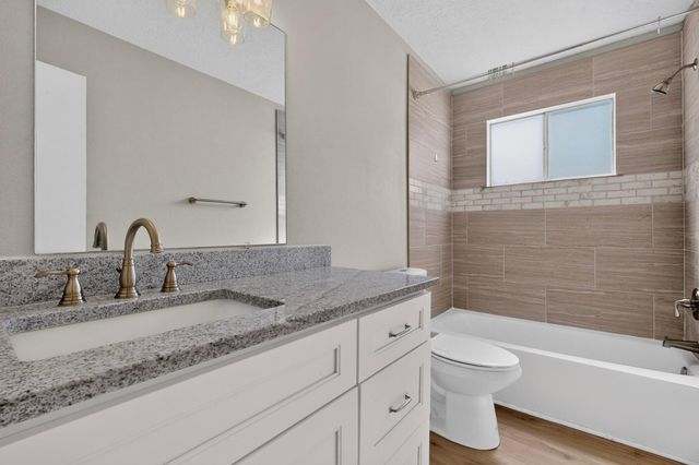 6424 Louise Place NE, Albuquerque, NM 87109