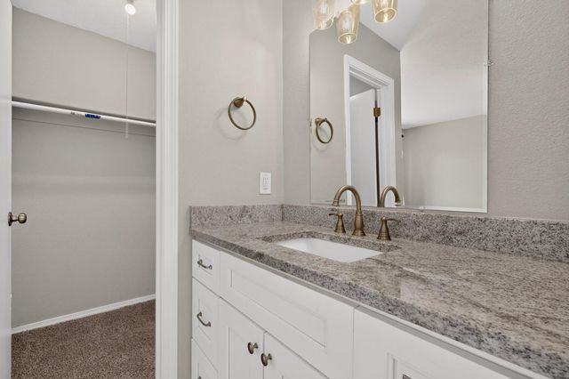 6424 Louise Place NE, Albuquerque, NM 87109