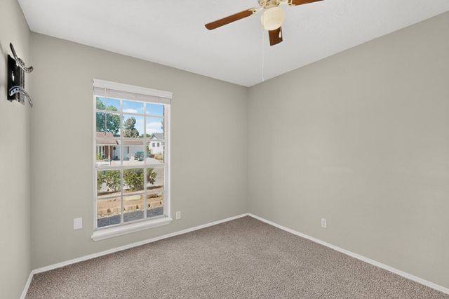 6424 Louise Place NE, Albuquerque, NM 87109