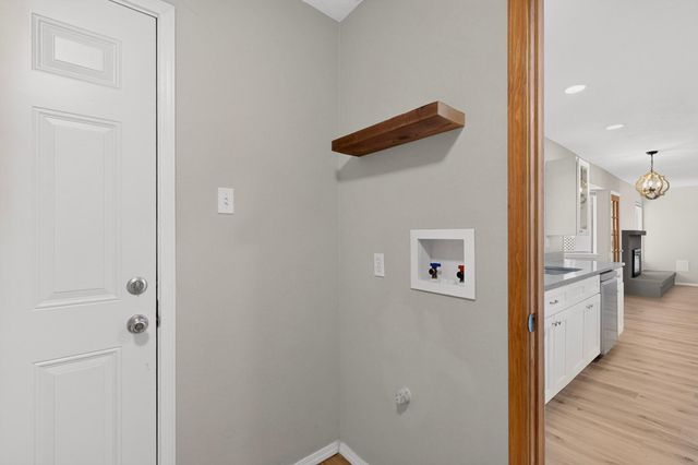 6424 Louise Place NE, Albuquerque, NM 87109