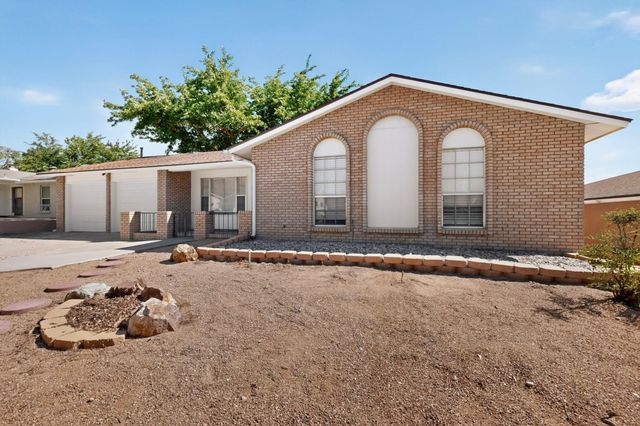 6424 Louise Place NE, Albuquerque, NM 87109
