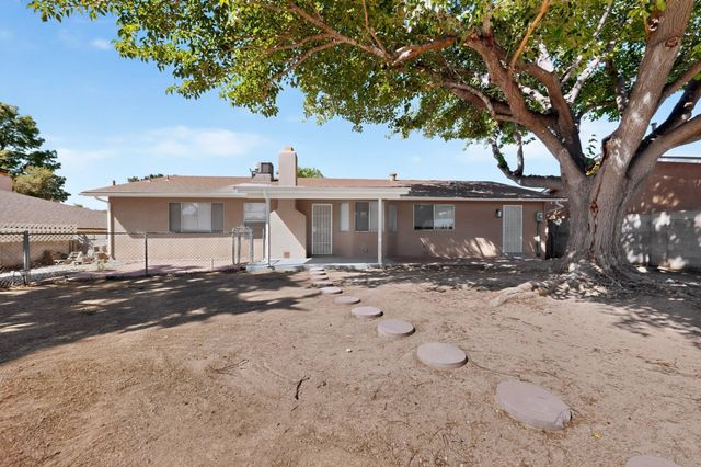 6424 Louise Place NE, Albuquerque, NM 87109