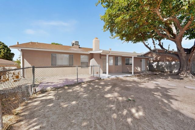 6424 Louise Place NE, Albuquerque, NM 87109