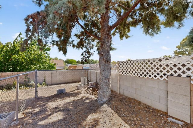 6424 Louise Place NE, Albuquerque, NM 87109