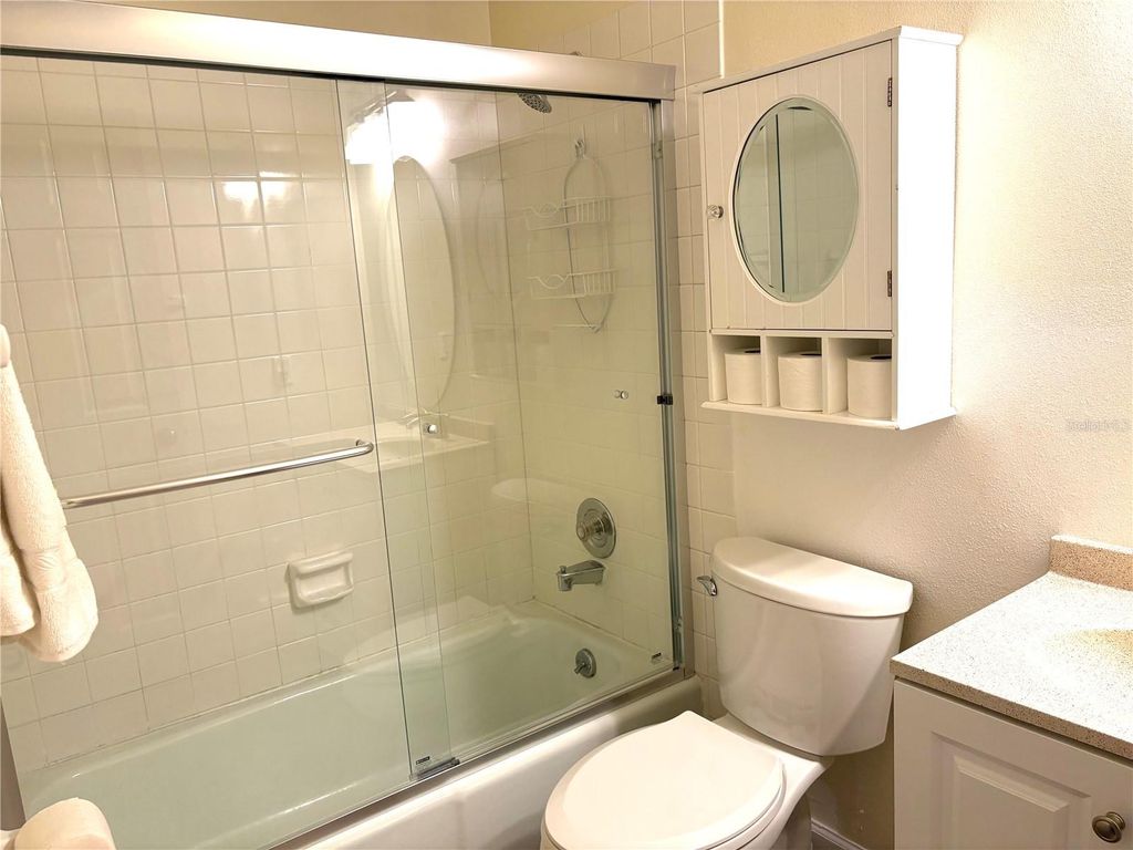 Image 15 of property listing at 1152 VILLA LANE 104, Apopka, FL 32712