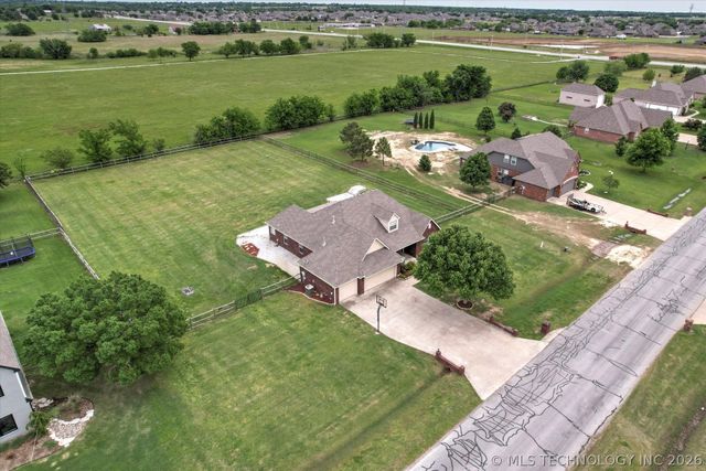 14815 N 60th East Avenue, Collinsville, OK 74021
