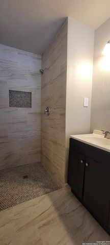 302 E Byrd, Universal City, TX 78148