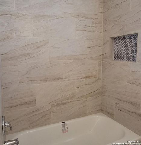 302 E Byrd, Universal City, TX 78148