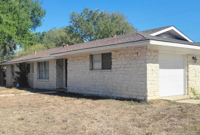302 E Byrd, Universal City, TX 78148