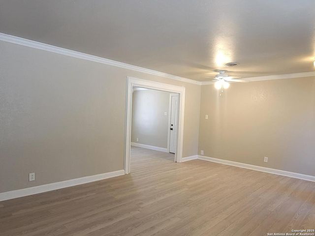 302 E Byrd, Universal City, TX 78148