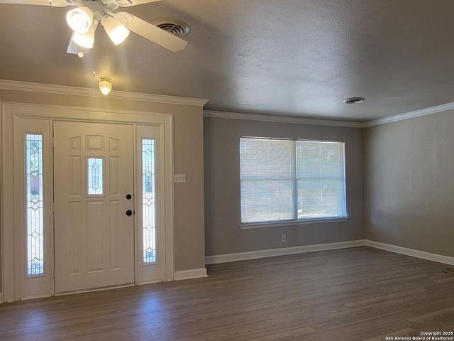 302 E Byrd, Universal City, TX 78148