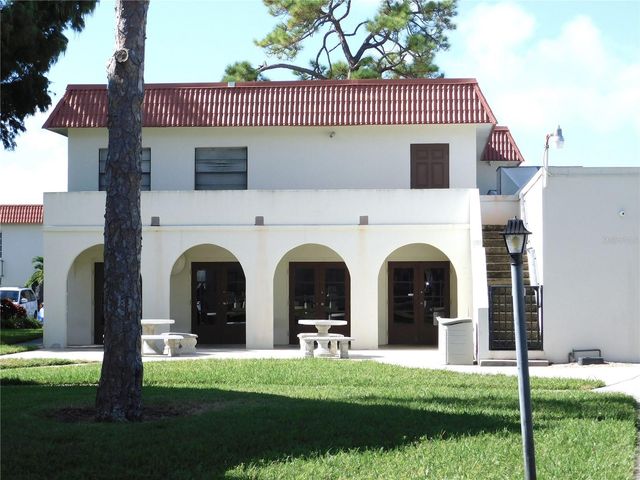 2700 BAYSHORE BOULEVARD 2C, Dunedin, FL 34698