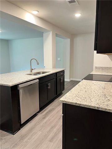 102 Longview Street, Lexington, NC 27295