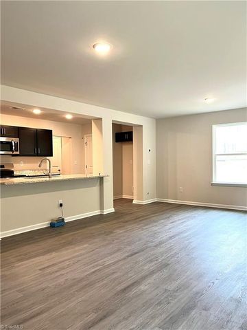 102 Longview Street, Lexington, NC 27295