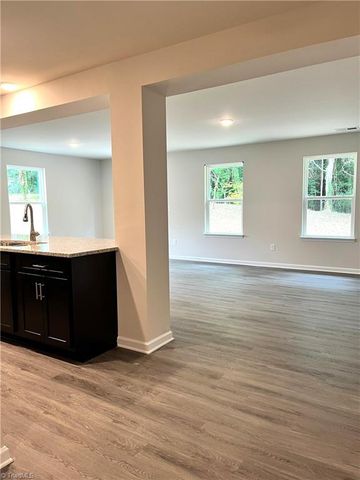 102 Longview Street, Lexington, NC 27295