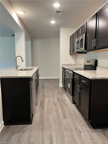 102 Longview Street, Lexington, NC 27295