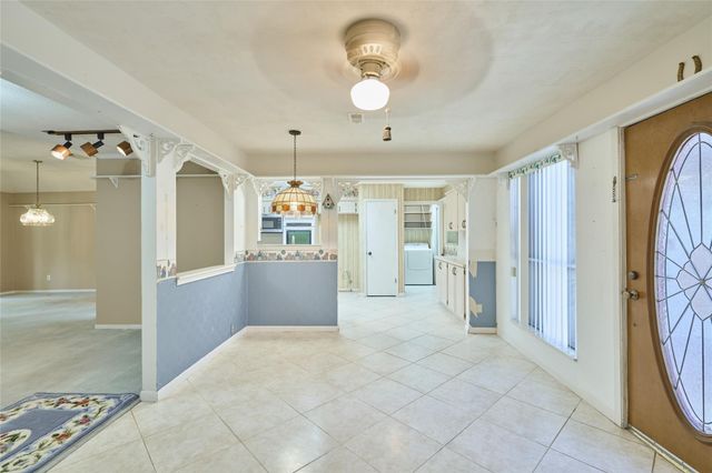 8805 Lakeshore Drive, Montgomery, TX 77316