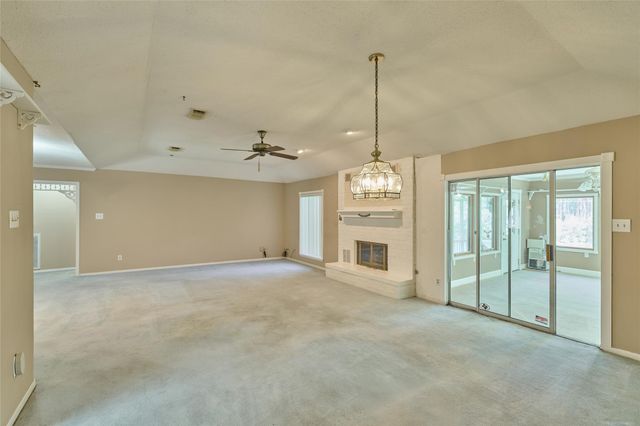 8805 Lakeshore Drive, Montgomery, TX 77316