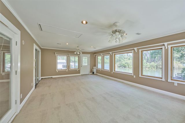 8805 Lakeshore Drive, Montgomery, TX 77316