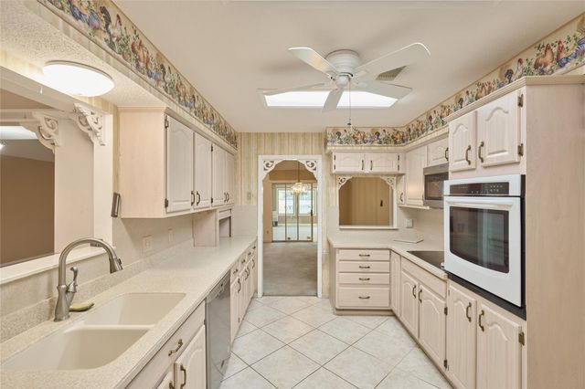 8805 Lakeshore Drive, Montgomery, TX 77316