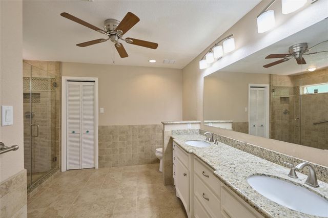 8805 Lakeshore Drive, Montgomery, TX 77316