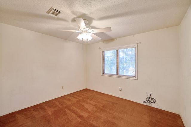 8805 Lakeshore Drive, Montgomery, TX 77316