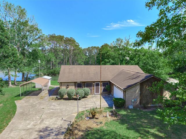 8805 Lakeshore Drive, Montgomery, TX 77316